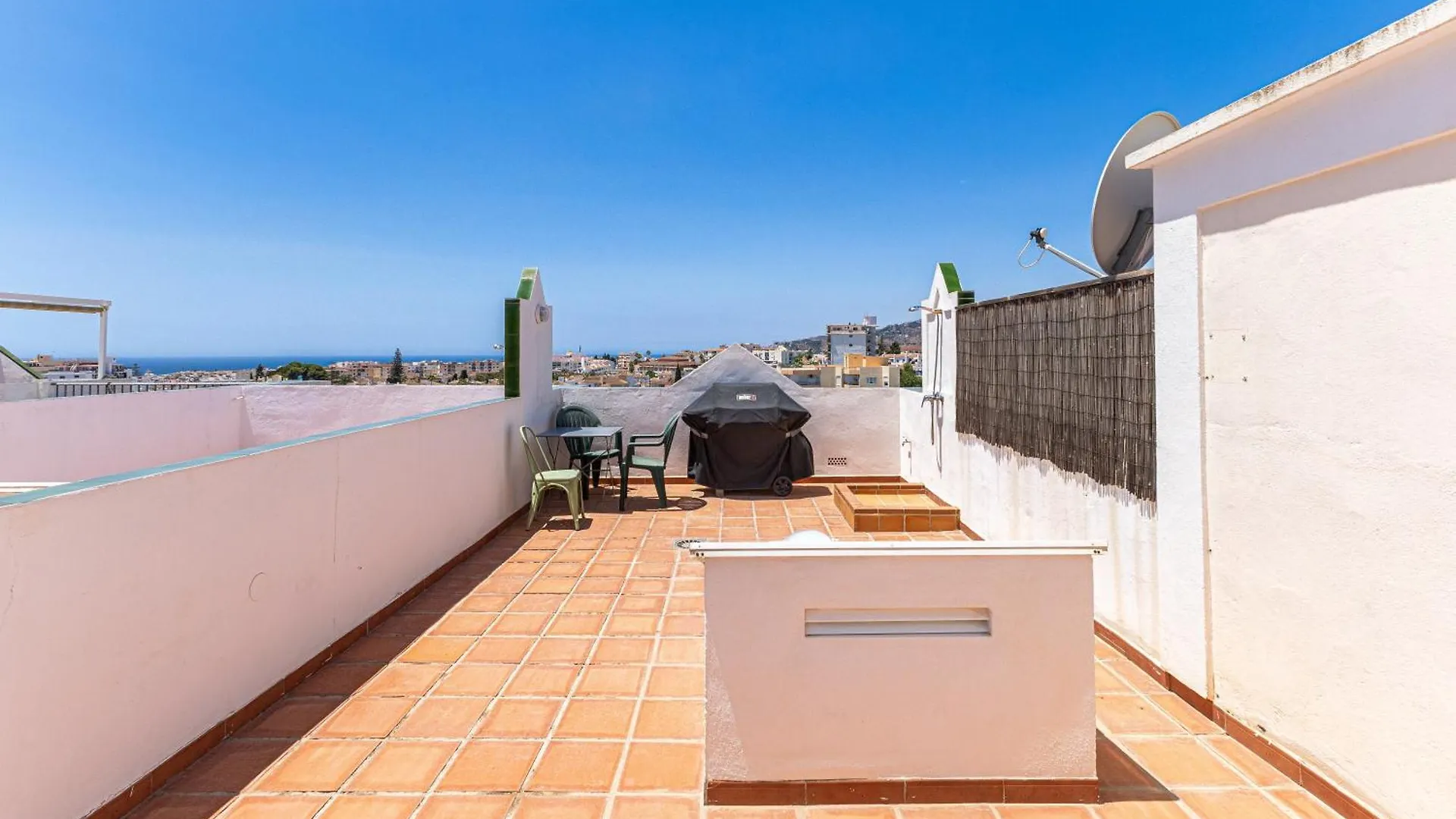 Townhouse Close To Burriana Nerja